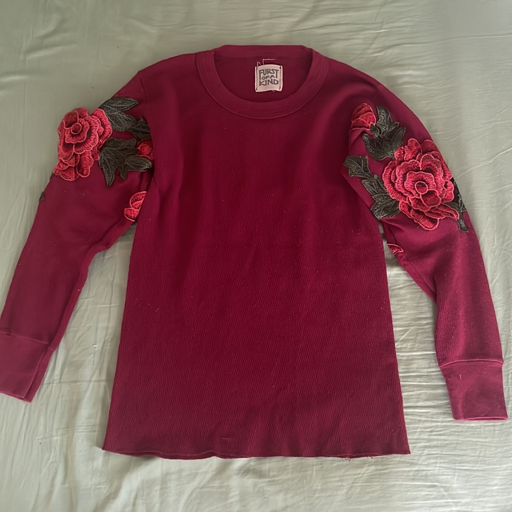 LF Emma & Sam Rose Embroidered Decal Red Waffle Knit Thermal Long Sleeve Shirt